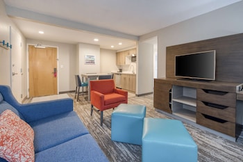 Suite, 1 King Bed, Non Smoking, Kitchen