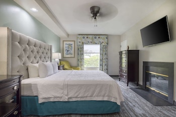 Suite, 1 King Bed with Sofa bed, Non Smoking