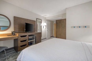 Room, 1 King Bed, Accessible, Bathtub