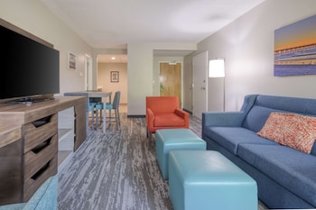Suite, 1 King Bed, Kitchen, Corner