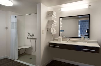 Suite, 1 King Bed, Accessible, Non Smoking (Mobility & Hearing, Roll-in Shower)