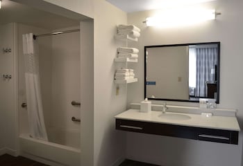 Suite, 1 King Bed, Accessible, Bathtub (Mobility & Hearing)