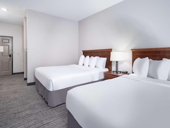 Room, 2 Queen Beds, Non Smoking