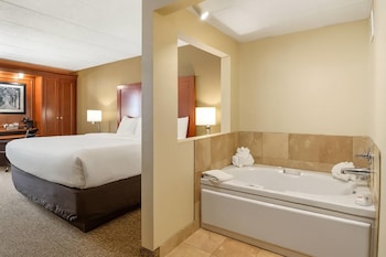 Standard Room, 1 King Bed, Non Smoking, Hot Tub