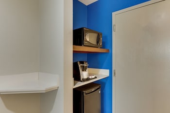 Suite, 1 King Bed with Sofa bed, Accessible (Communications)