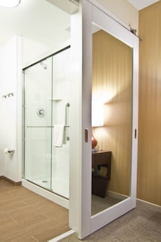 Room, 2 Queen Beds (Shower Only)