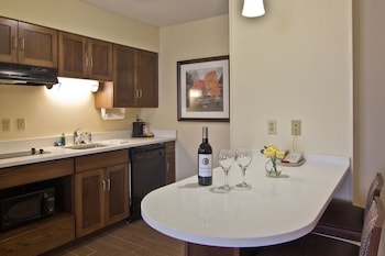Suite, 2 Queen Beds, Fireplace (Shower Only)