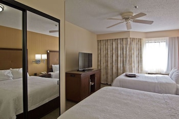 Suite, 2 Queen Beds, Fireplace (Shower Only)