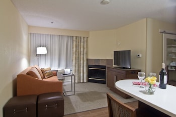 Suite, 2 Queen Beds, Fireplace (Shower Only)