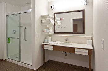 Room, 2 Queen Beds (Shower Only)