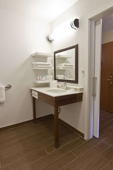 Room, 1 King Bed, Accessible, Bathtub