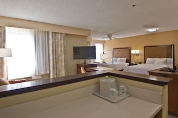 Suite, 2 Queen Beds, Accessible (No Kitchen, Tub/Shower Combo)