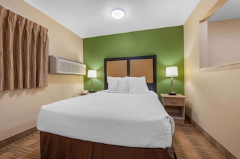 Room, 1 Queen Bed, Non Smoking, Kitchen