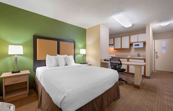 Room, 1 Queen Bed, Non Smoking, Kitchen
