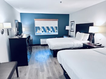 Suite, 2 Queen Beds, Non Smoking