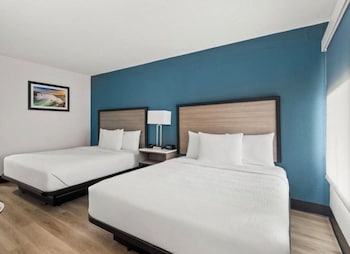 Suite, 2 Queen Beds, Non Smoking
