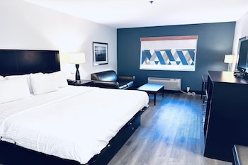Suite, 1 King Bed, Accessible, Non Smoking (Mobility, Tub w/ Grab Bar)
