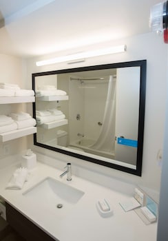 Room, 2 Queen Beds, Accessible (Hearing)