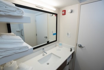 Room, 2 Queen Beds, Accessible (Hearing)