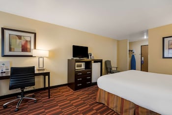 Standard Room, 1 King Bed, Accessible, Bathtub