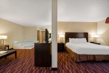 Suite, 1 King Bed, Jetted Tub