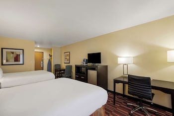 Standard Room, 2 Queen Beds, Accessible