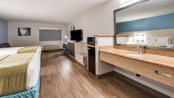 Standard Room, 2 Queen Beds, Non Smoking, Refrigerator & Microwave