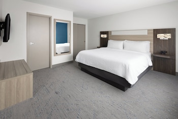 Suite, 1 King Bed with Sofa bed, Accessible (Communications Accessible)