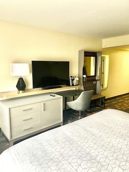 Standard Room, 1 King Bed