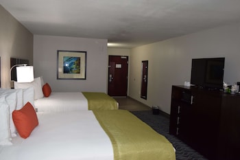Standard Room, 2 Double Beds, Non Smoking, Refrigerator & Microwave