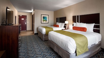 Standard Room, 2 Double Beds, Non Smoking, Refrigerator & Microwave