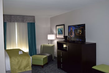 Standard Room, 1 King Bed, Non Smoking, Refrigerator & Microwave