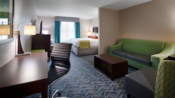 Suite, 1 King Bed with Sofa bed, Non Smoking, Refrigerator & Microwave (with Sofabed)