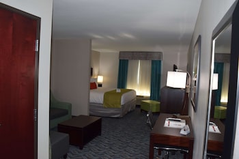 Suite, 1 King Bed with Sofa bed, Non Smoking, Refrigerator & Microwave (with Sofabed)