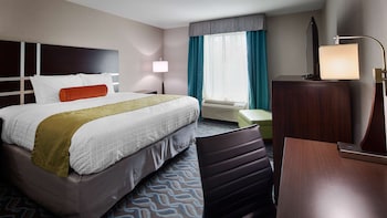 Standard Room, 1 King Bed, Non Smoking, Refrigerator & Microwave