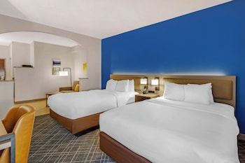 Suite, 2 Double Beds, Non Smoking