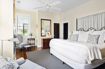 Room 16, King Room (The Cottage)