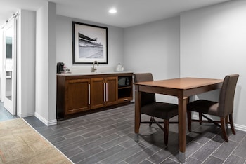 Suite, 1 King Bed, Fireplace