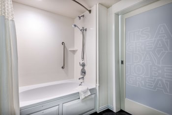 Suite, 1 King Bed (Jetted Tub)