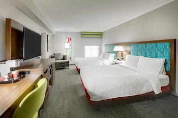 Room, 2 Queen Beds, Accessible, Bathtub