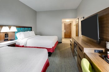 Room, 2 Queen Beds, Refrigerator & Microwave