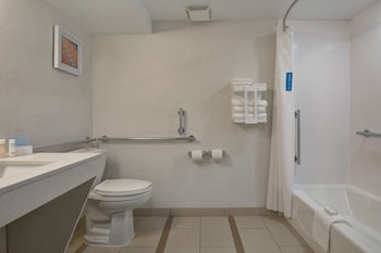 Suite, 1 King Bed, Accessible, Non Smoking