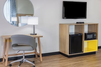 Studio Suite, 1 King Bed, Non Smoking