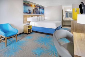 Standard Room, 1 King Bed, Smoking