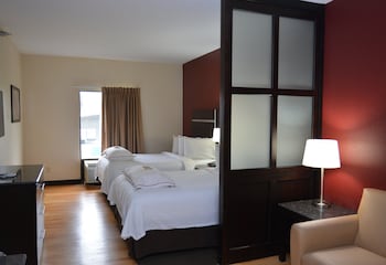 Suite, 2 Double Beds, Kitchen (Smoke Free)