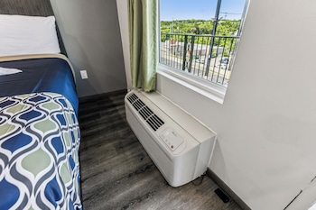 Deluxe Room, 1 King Bed