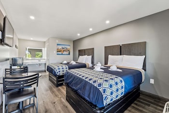 Deluxe Room, 2 Double Beds