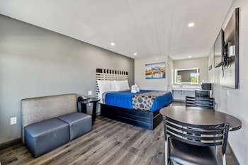 Deluxe Room, 1 King Bed