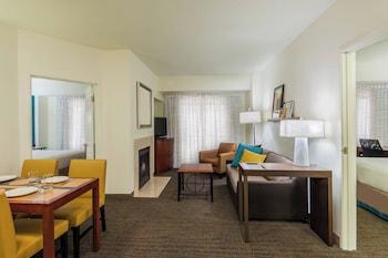 Suite, 2 Bedrooms, Fireplace