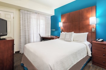 Suite, 2 Bedrooms, Fireplace